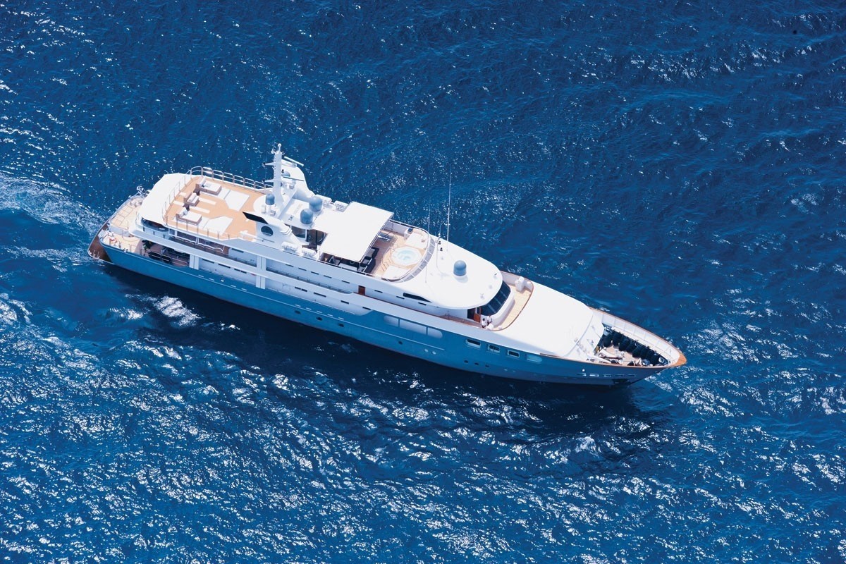 magna grecia yacht